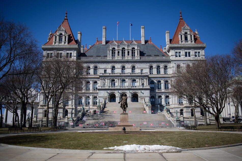 New York state legislature passes one-year data center moratorium