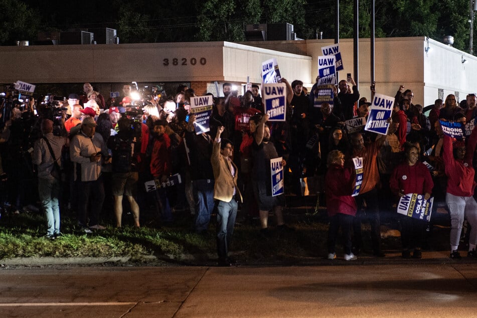 United Auto Workers launch historic strike against Big Three car companies!