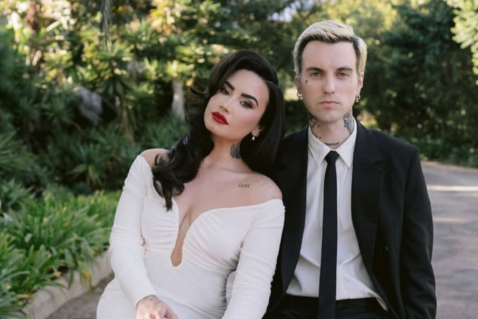 Demi Lovato (l.) has said "I do" to her partner Jordan "Jutes" Lutes (r.) in a romantic Memorial Day weekend wedding ceremony!