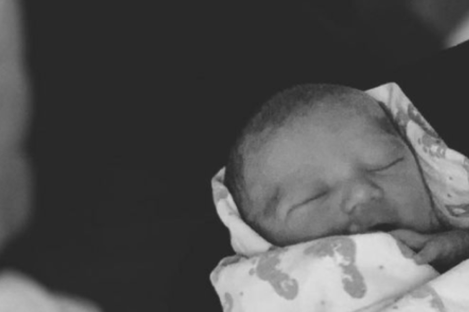 Robin Thicke and fiancée April Geary welcome their baby boy into the world!