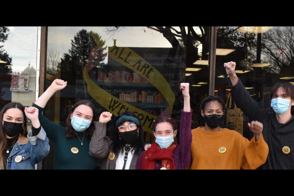 Workers at the Politics and Prose bookstore in Washington DC have succeeded in unionizing.