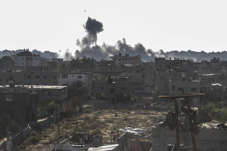 Israel is laying siege to Jabalia, Gaza's largest refugee camp, cutting off all aid to an area where hundreds of thousands of Palestinians are trapped.