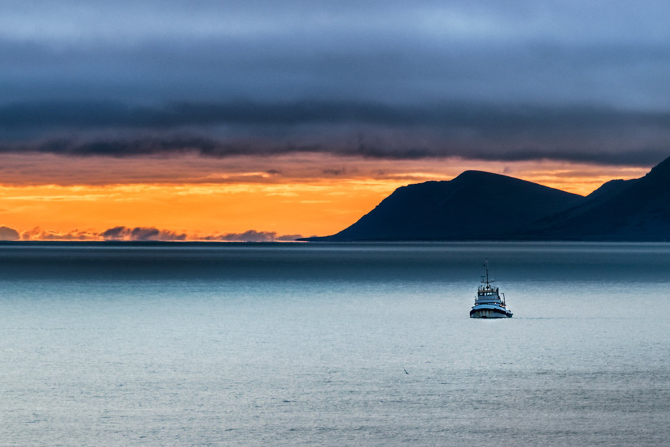 Russians flee to Alaskan island and apply for asylum in US