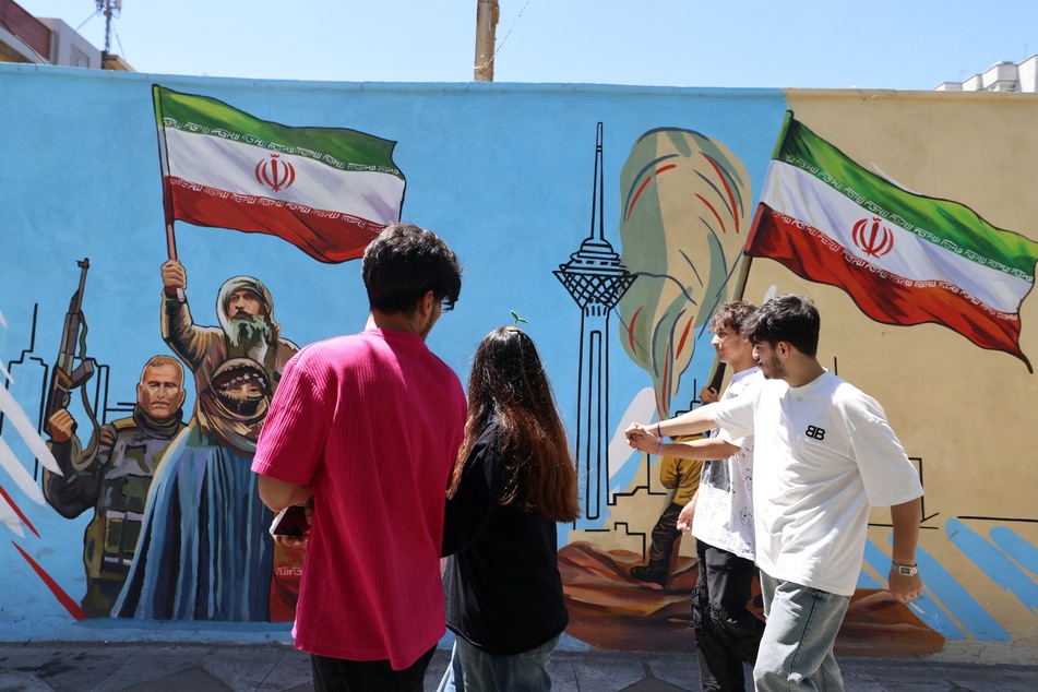 Iran Guards warn war could "spread far beyond the region" if US resumes attacks