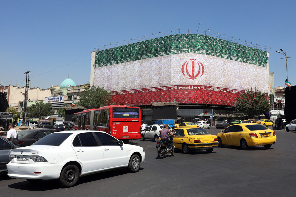 Trump says US-Iran deal to be signed Sunday as Tehran casts doubt