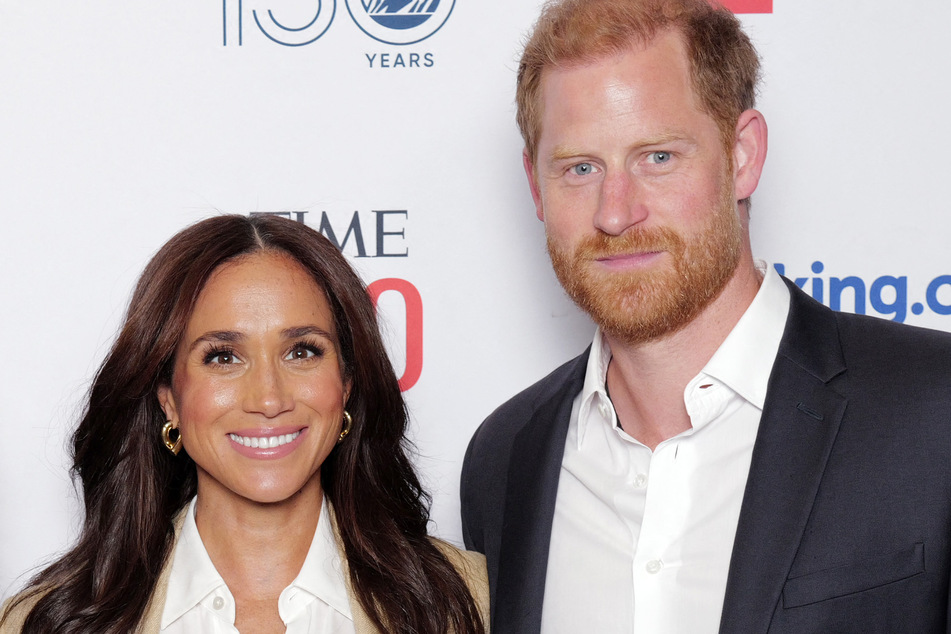 Prince Harry and Meghan Markle unveil memorial for children "lost to social media"