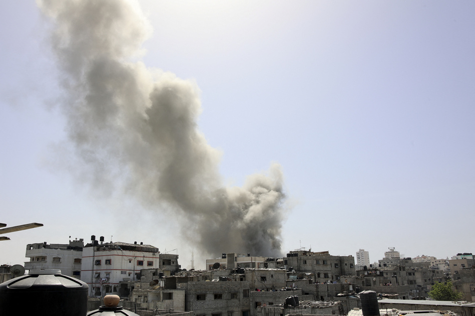 Gaza's Al-Awda hospital is being besieged by Israeli forces, who stormed the facility and forced medical staff to leave.
