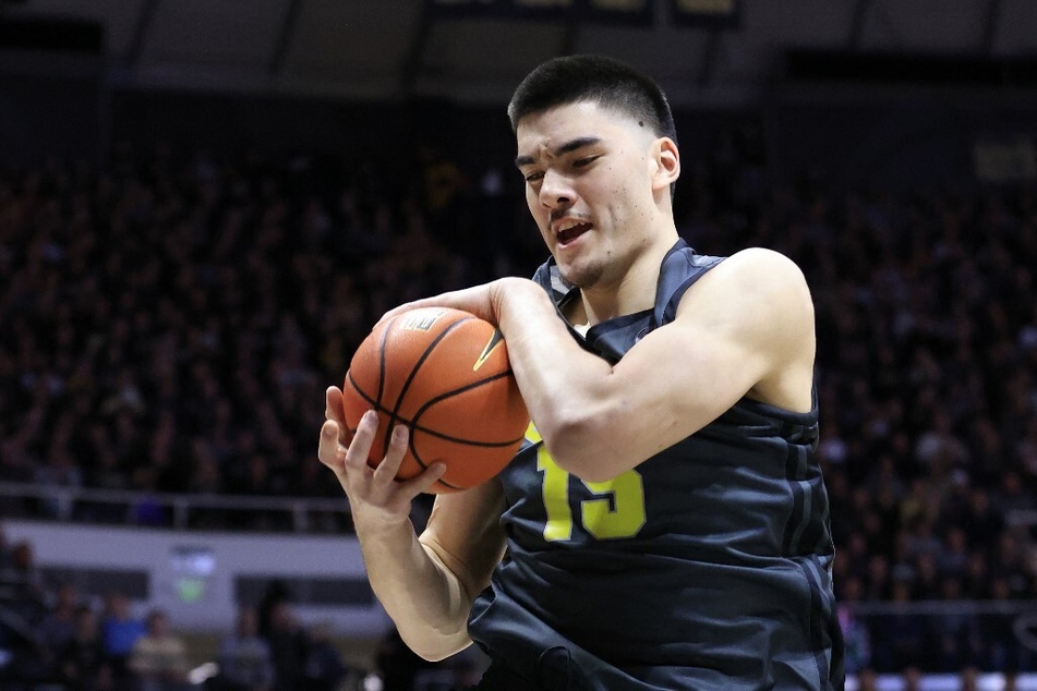 Leading the Naismith Trophy Candidates, Zach Edey of Purdue is the leading front-runner for the College Player of the Year Award.