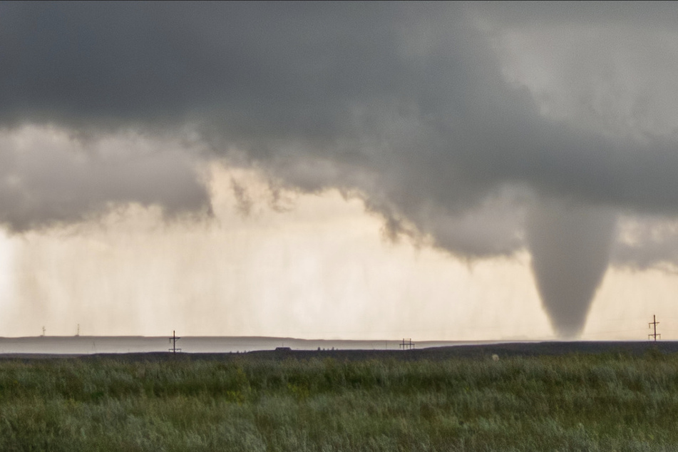 Texas tornado leaves at least five people dead