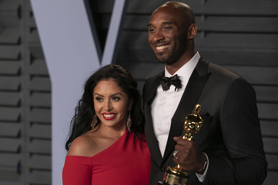 Kobe Bryant (r.) with Vanessa (l.) at the 2018 Vanity Fair Oscar Party.
