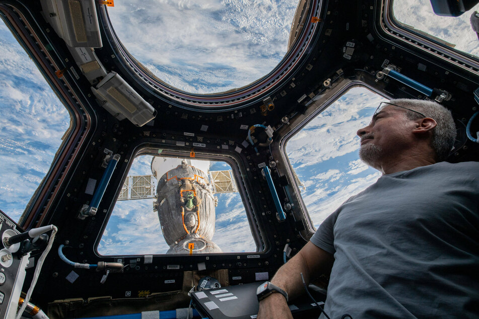NASA astronaut breaks record for longest US spaceflight
