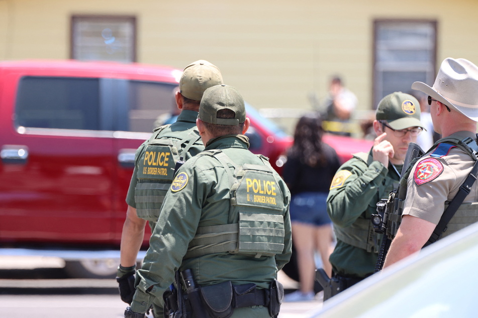 Justice Department to review police response to Texas school shooting
