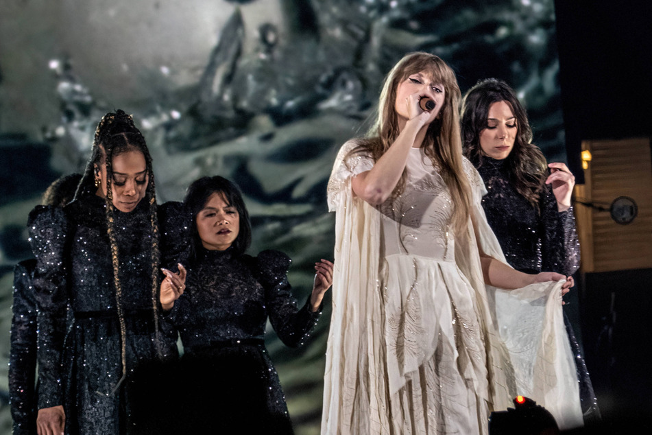 Some Taylor Swift fans will share lists of accounts who are going live to help out Swifties hoping to watch The Eras Tour from home.