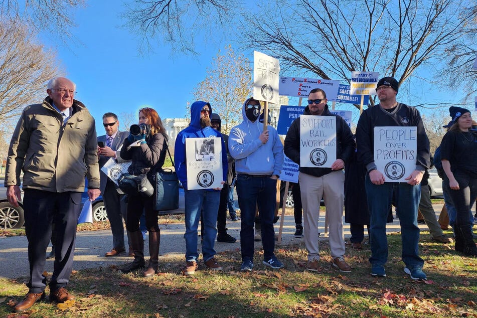 Railroad workers demand sick pay and an end to corporate greed at Capitol Hill rally