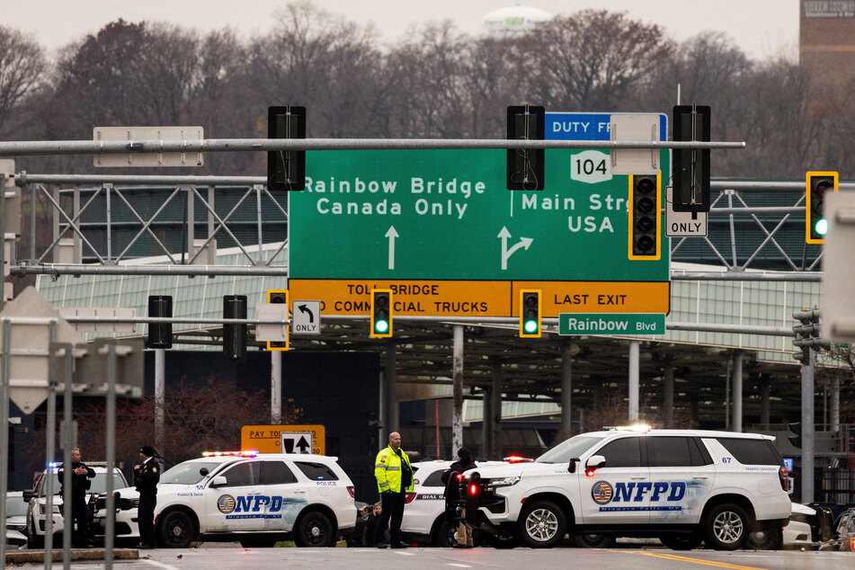 Rainbow Bridge car blast: US-Canada border at Niagara Falls reopens