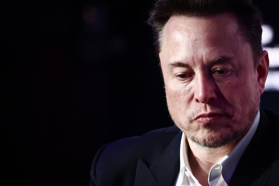 Elon Musk hit with lawsuit from former Twitter top executives