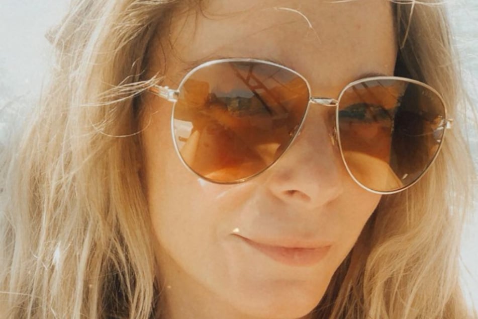 Pop star LeAnn Rimes bares it all in an effort to reduce stigma of illness