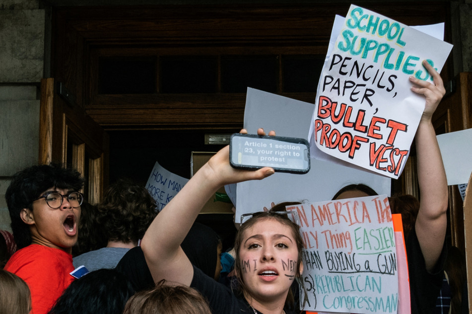 Nashville students lead walkout to rally for gun control at state Capitol