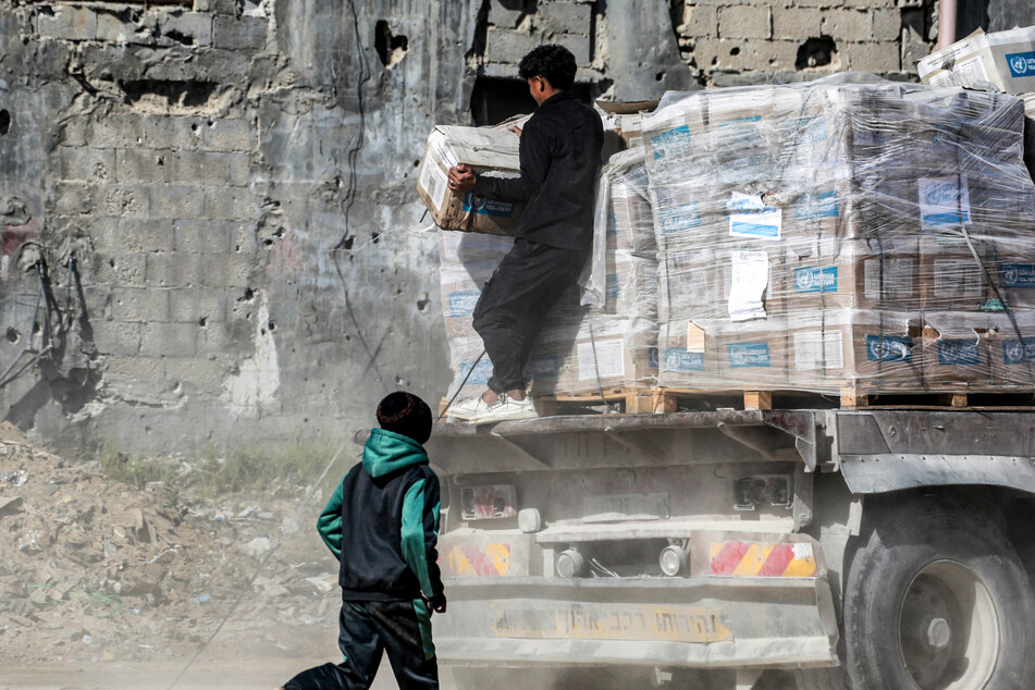 Israel defies UN to cut off vital Palestinian aid agency – with US approval