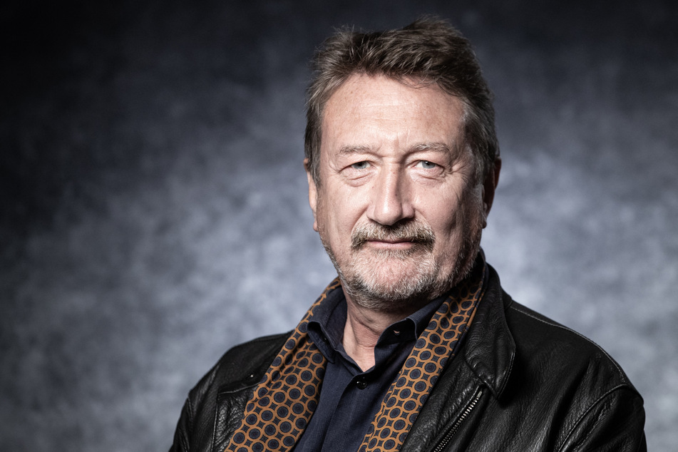 Peaky Blinders creator Steven Knight to pen new James Bond movie