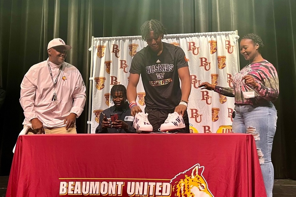 High school senior Wesley Yates III committed to the Washington Huskies basketball program.