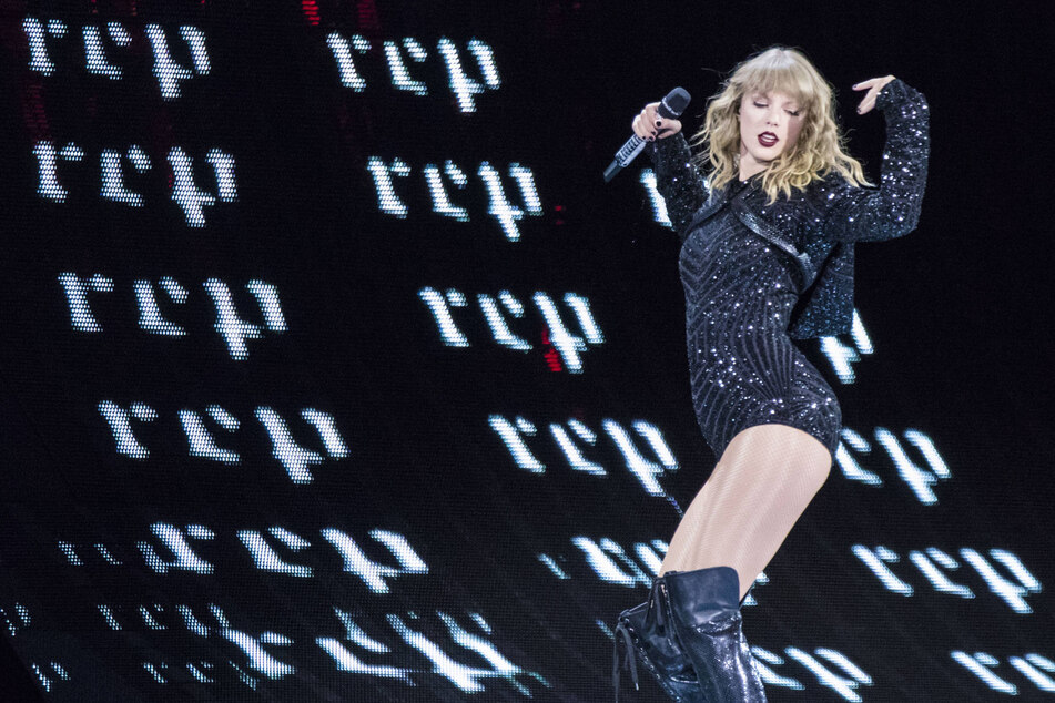 Swifties are convinced Taylor Swift is working on Reputation (Taylor's Version).