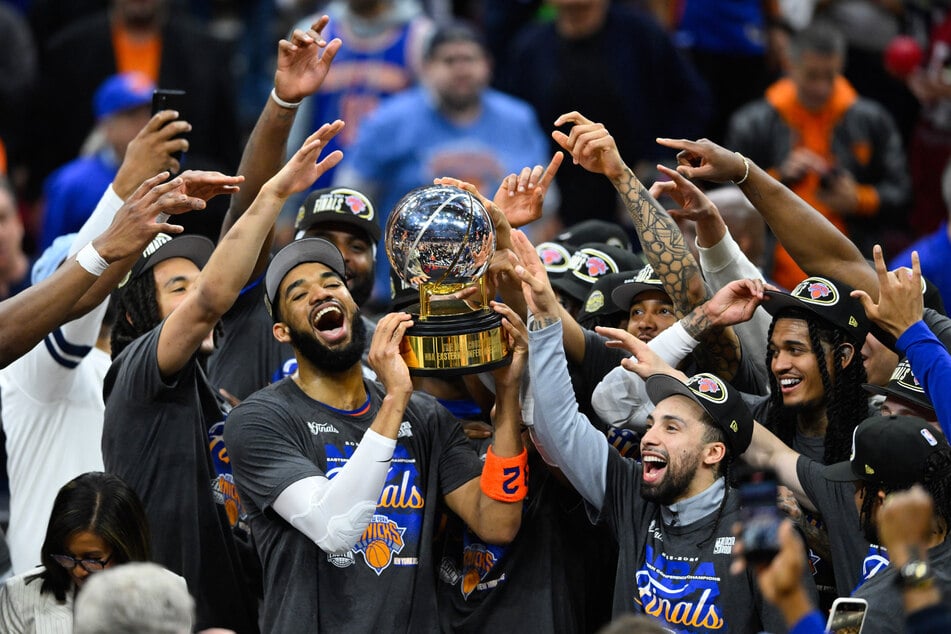 New York Knicks sweep Cavs to reach first NBA Finals since 1999