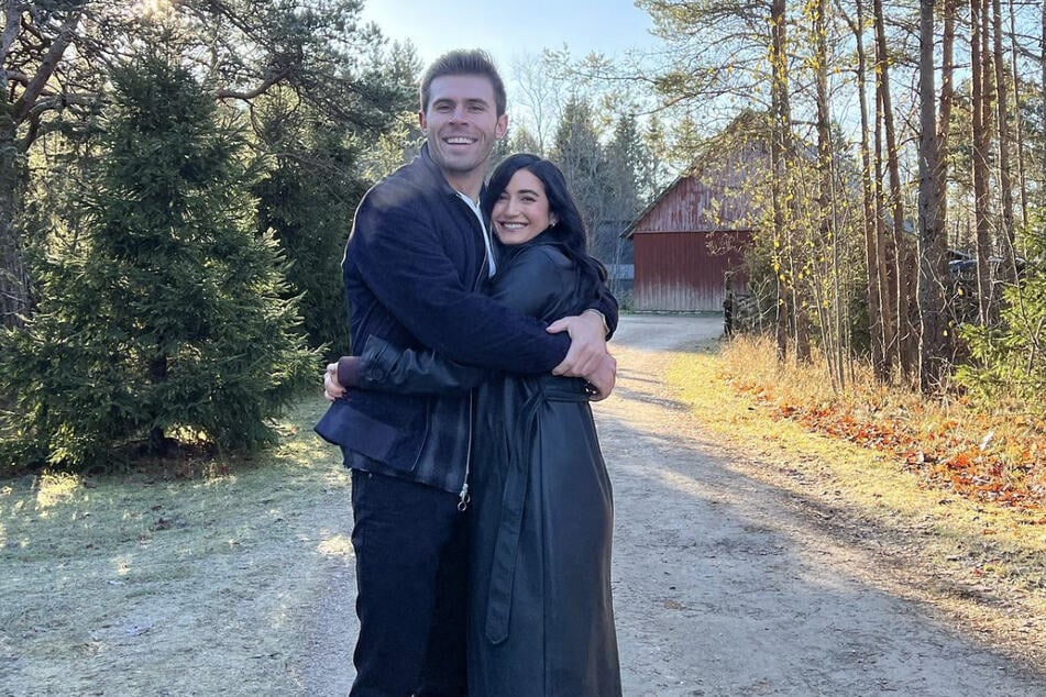 Ariel Frenkel (r) nearly gave Zach Shallcross an anxiety attack before her NYC hometown date.