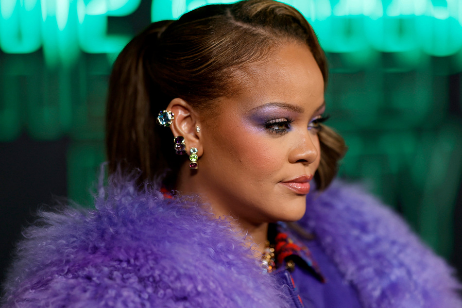 Rihanna put a unique spin on the popular pantless trend during her recent outing.