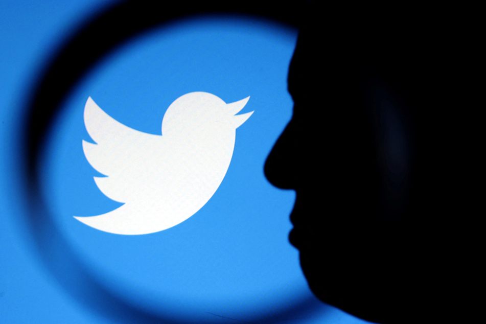 Elon Musk says Twitter will permanently suspend account impersonators