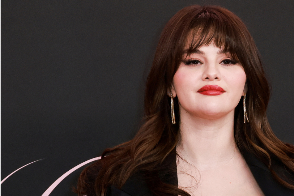 Selena Gomez drops another sultry look at new single: "L'amour tendre"