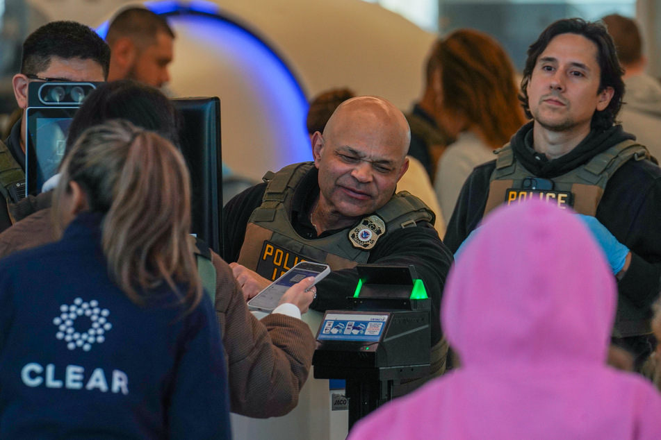 ICE arrests hundreds of people after tip-offs from federal airport security