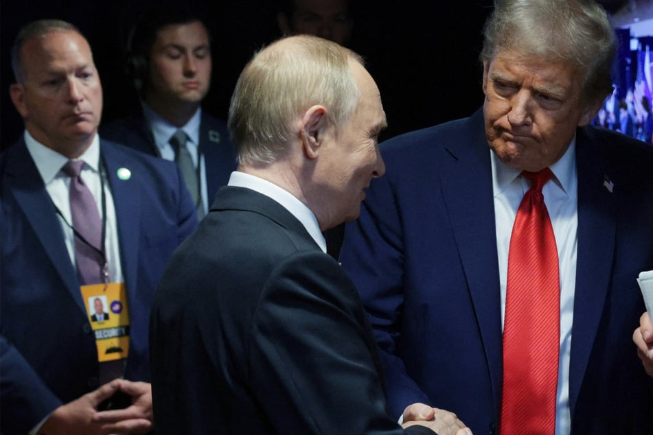 Trump to speak with Putin about possible black plague outbreak, will demand transparency
