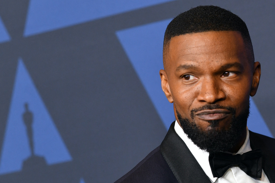 Jamie Foxx's over-the-top holiday decor gets knocked by fans