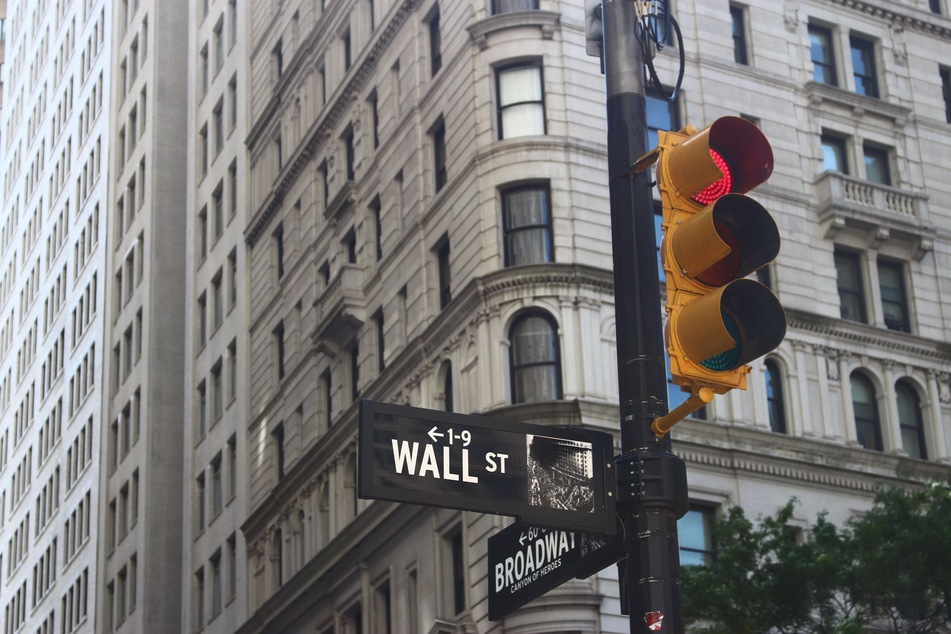 Economists estimate that a shutdown would impact economic growth in the fourth quarter by 0.2 percentage points for every week it continues.