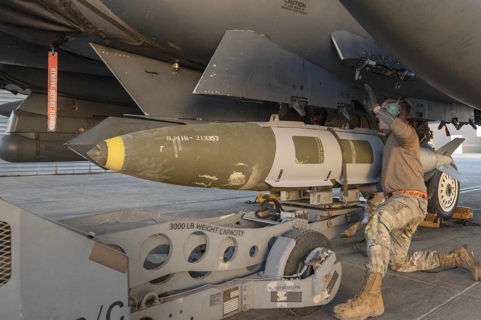 US "retaliation" strikes on Syria allegedly killed at least five IS members as Trump comments: "Just as I promised"