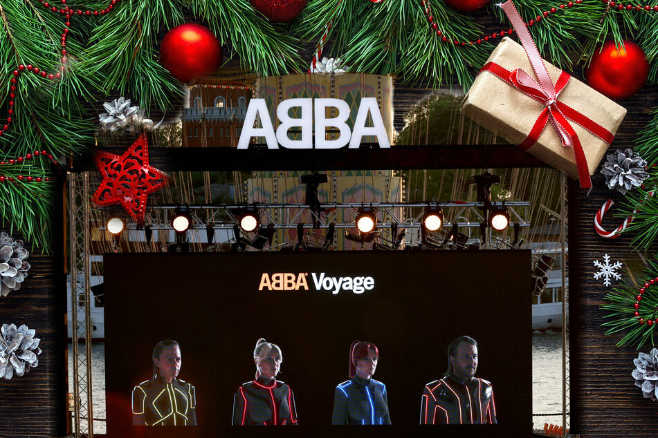 ABBA very merry Christmas! Band release new holiday-themed music video