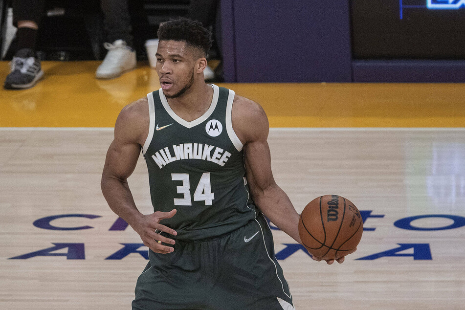 Giannis Antetokounmpo scored a game-high 26 points on Monday night.
