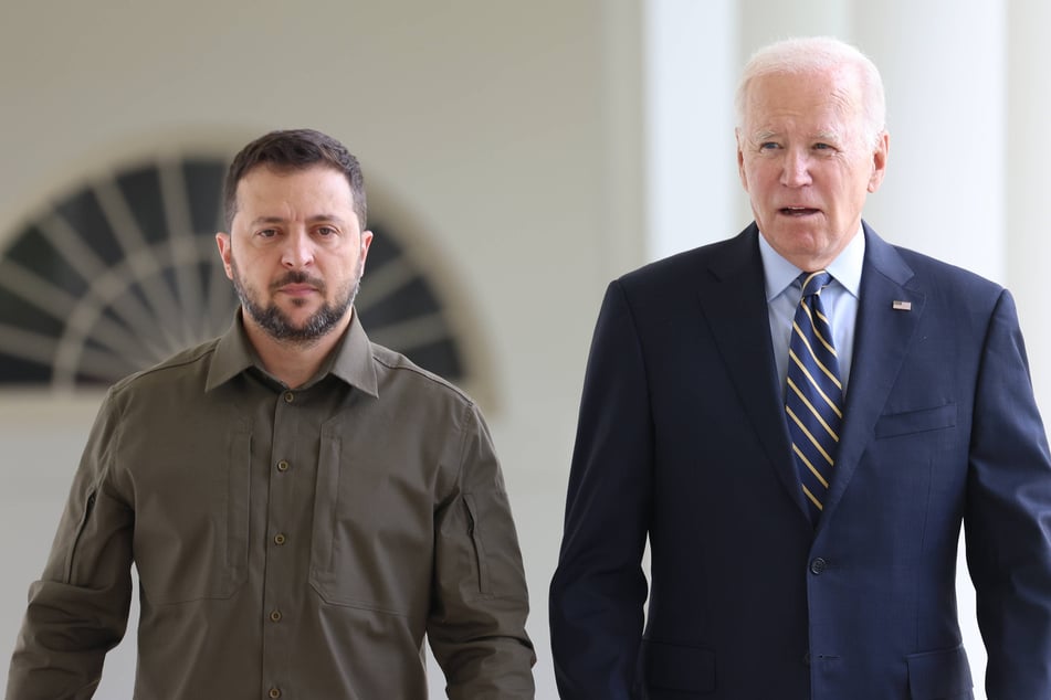 Ukrainian President Volodymyr Zelensky (l.) visited Congress Thursday to ask for more weapons spending for the war against Russia.