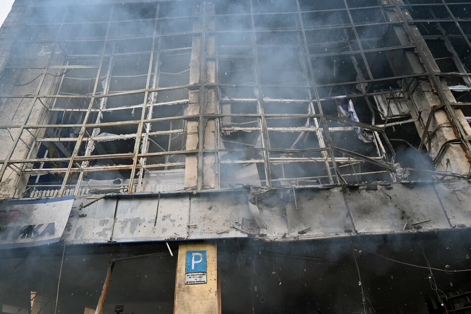 Ukraine war enters its seventh day as Russian bombing worsens