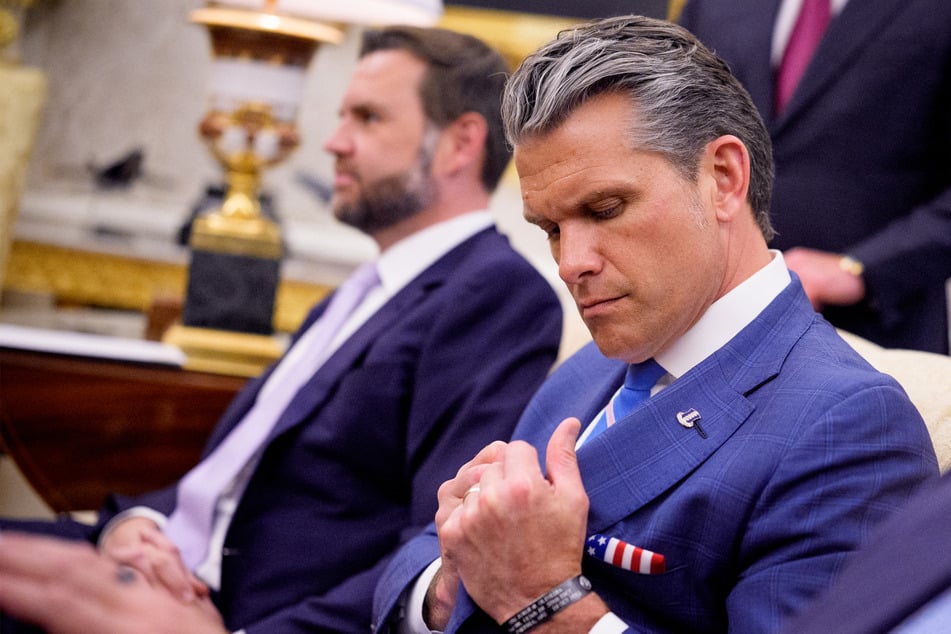 Hegseth accused of firing top general over a "grudge" and surrounding himself with "yes-men"