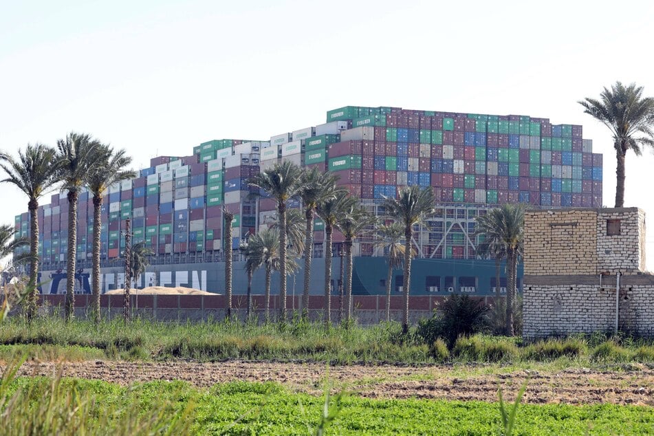The massive vessel is carrying around 180,000 containers.