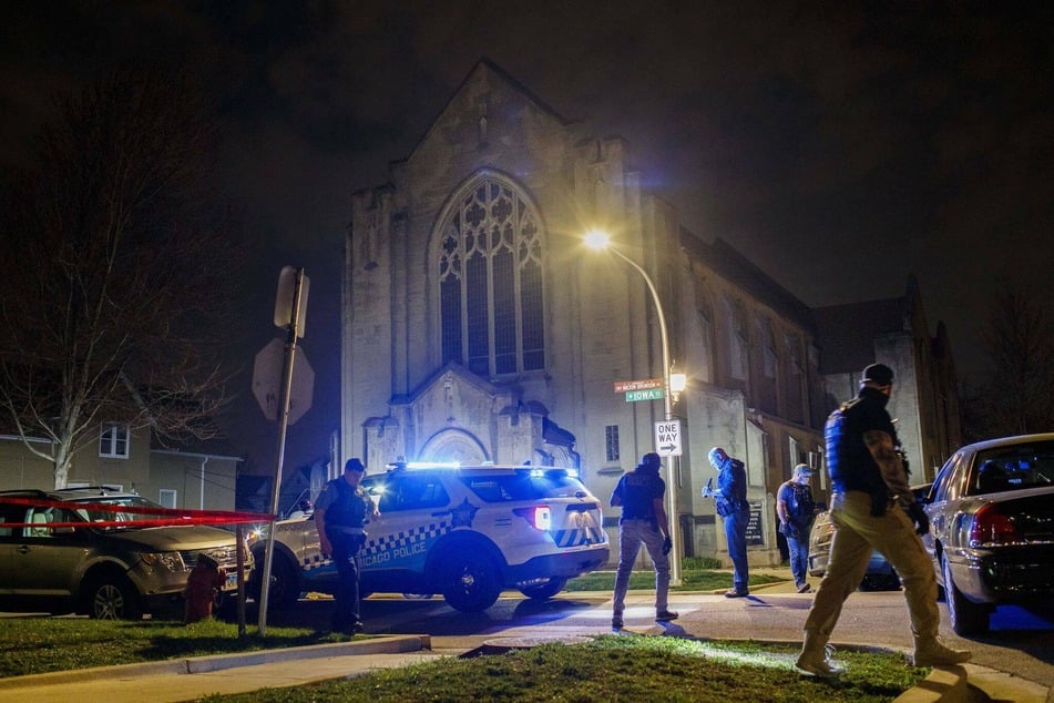 Police report at least seven killed in shootings on Easter Sunday in Chicago