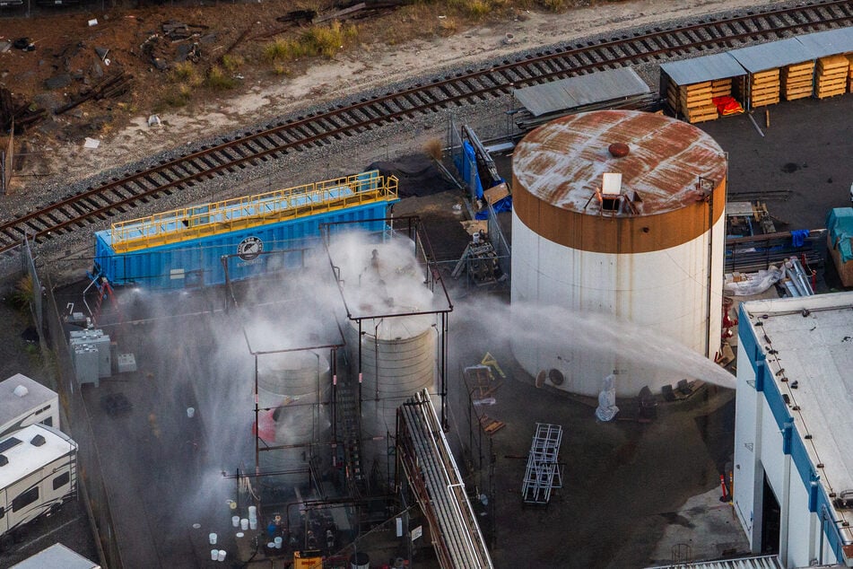 Crack found in California toxic chemical tank could relieve pressure amid explosion threat