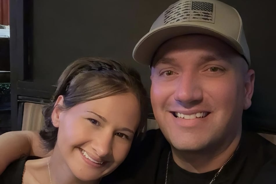 The autopsy of Ken Urker (r.) did not reveal a definitive cause of death.