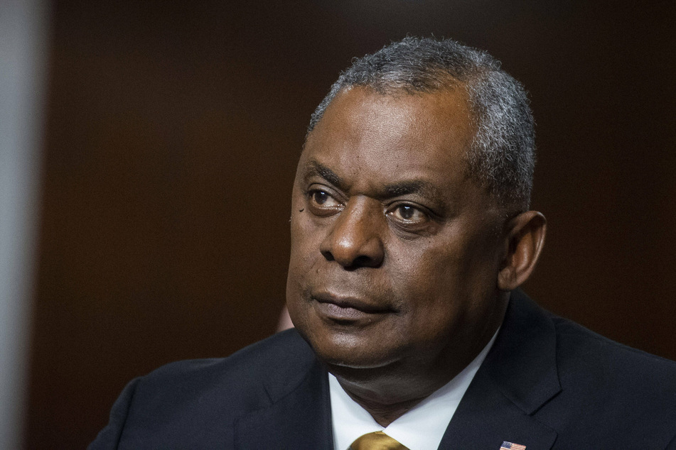 US defense secretary supports independent reporting of military sexual assault cases