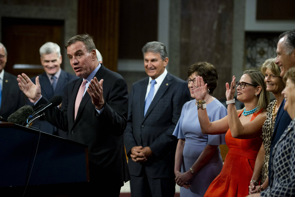 Bipartisan infrastructure deal clears key Senate vote