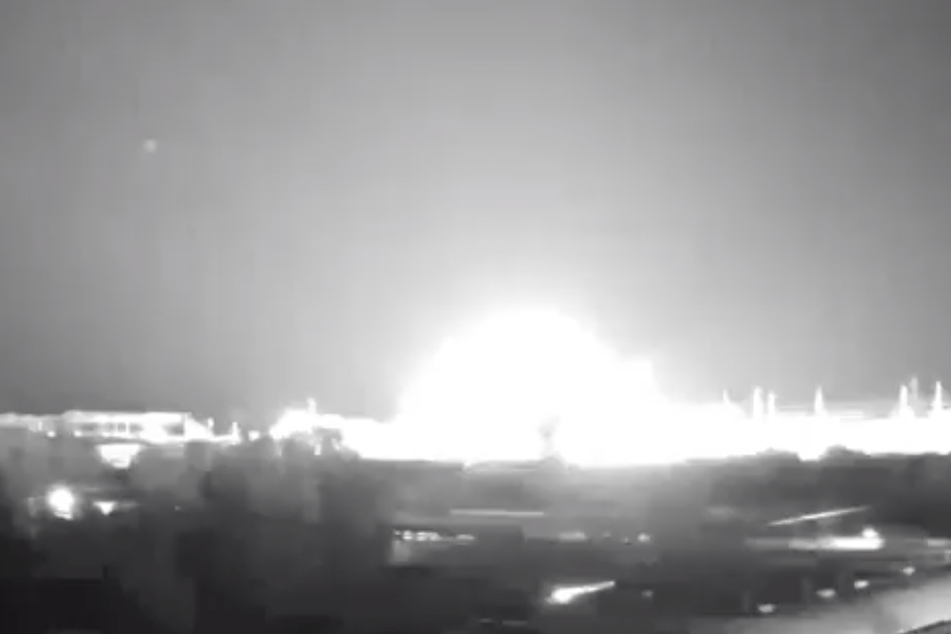 Ukraine war: Russia accused of "nuclear terrorism" after missile hits near nuclear plant