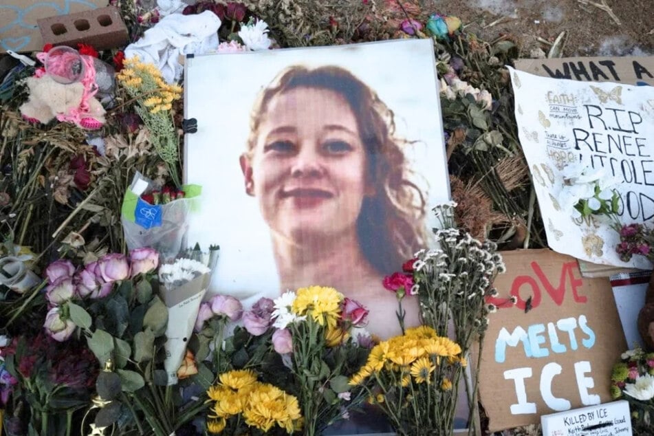 Renee Good's mother calls on Trump to hold ICE accountable for her daughter's murder