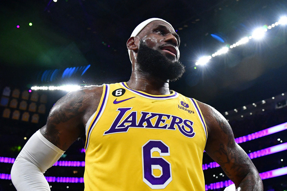 LeBron James tributes pour in as Biden and NBA world hail new record holder
